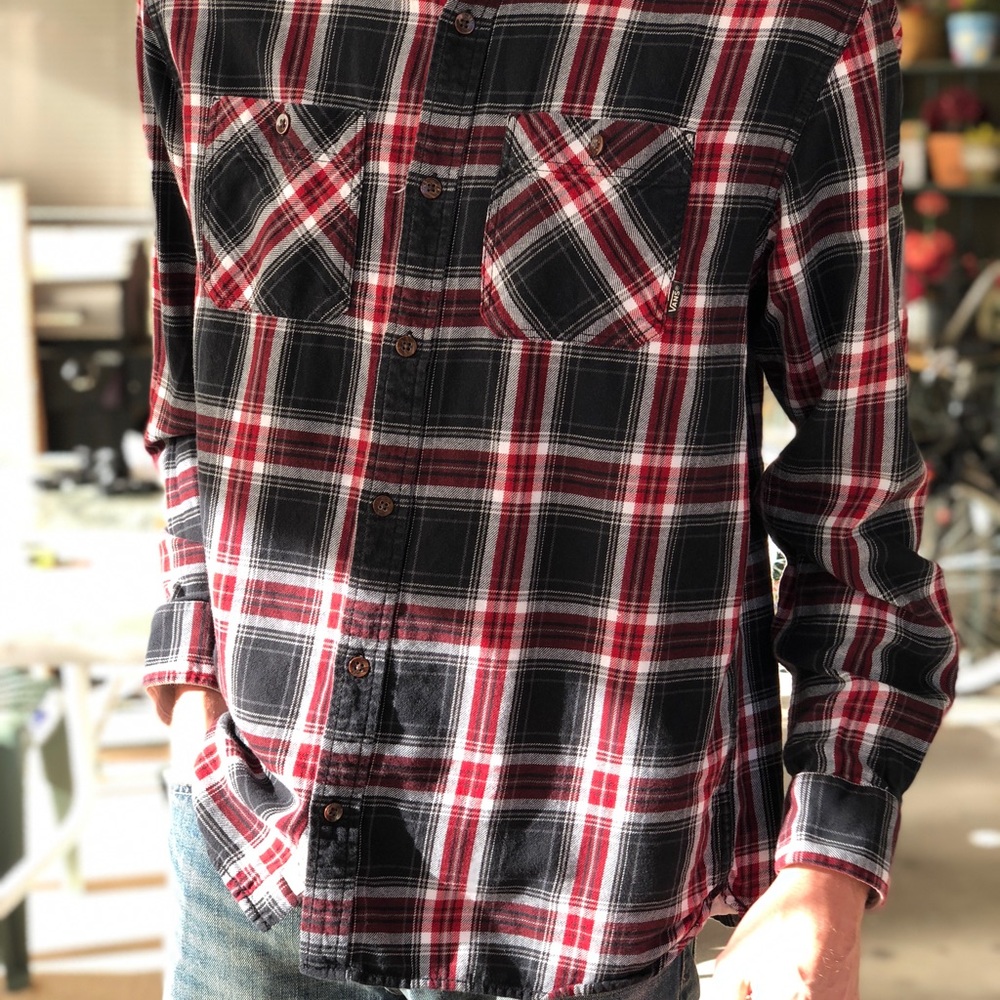 Vans • Plaid Flannel Button Down
